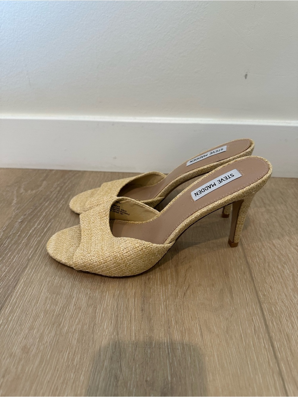 Steve Madden Natural Raffia Heels